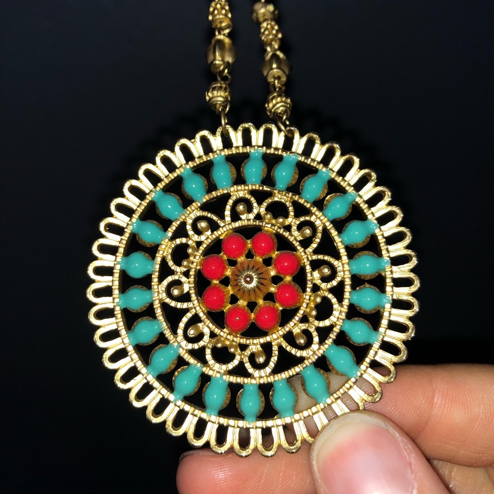 Cute Avenue necklace